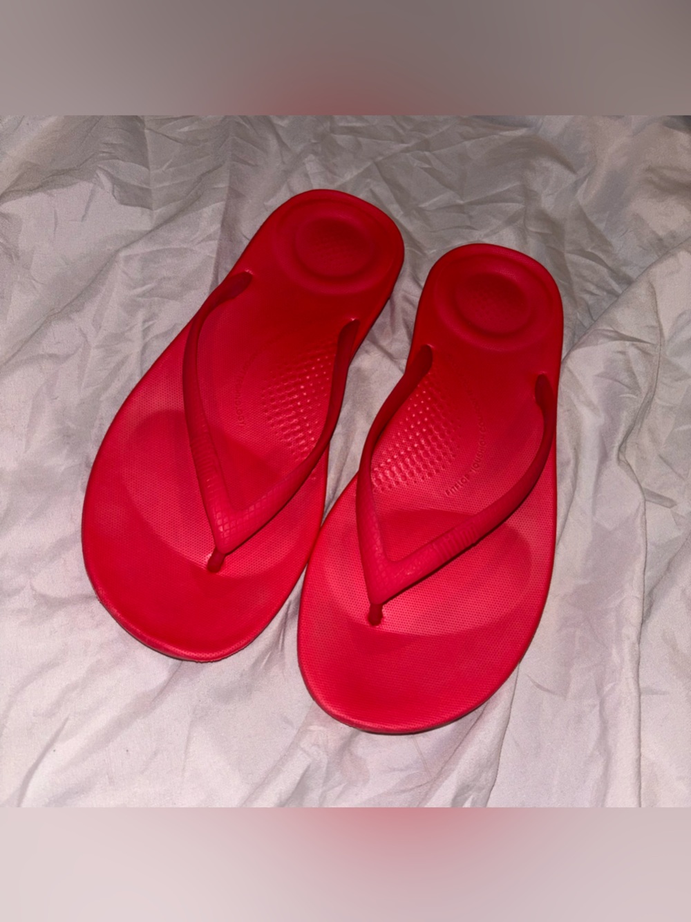 Fitflop Women’s Bright Red  Pink IQUSHION Ergonomic Flip Flop Sandals